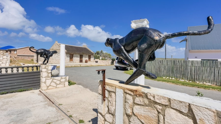 6 Bedroom Property for Sale in Arniston Western Cape